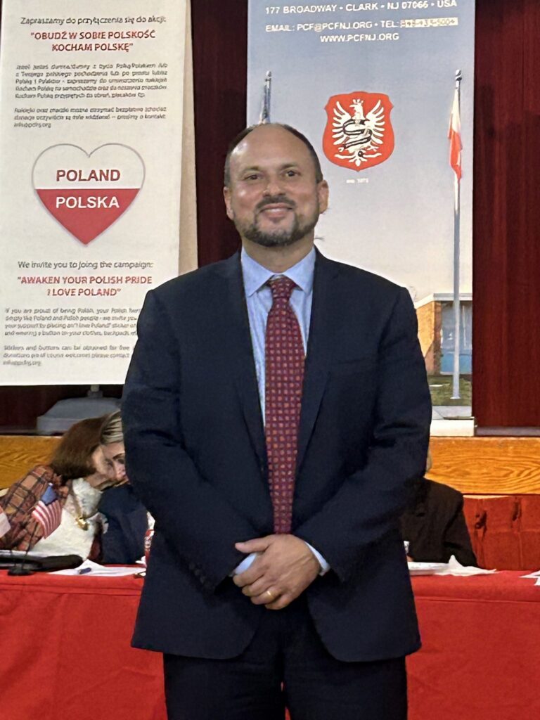 Marcin Rybak po wyborze na Wielkiego Marszałka 90. Parady Pułaskiego, Clark NJ, 15 października 2026 – zdjęcie 2
