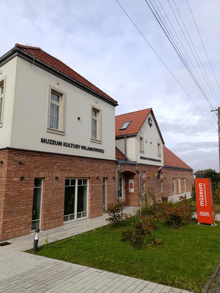 Museum ewa exterior body