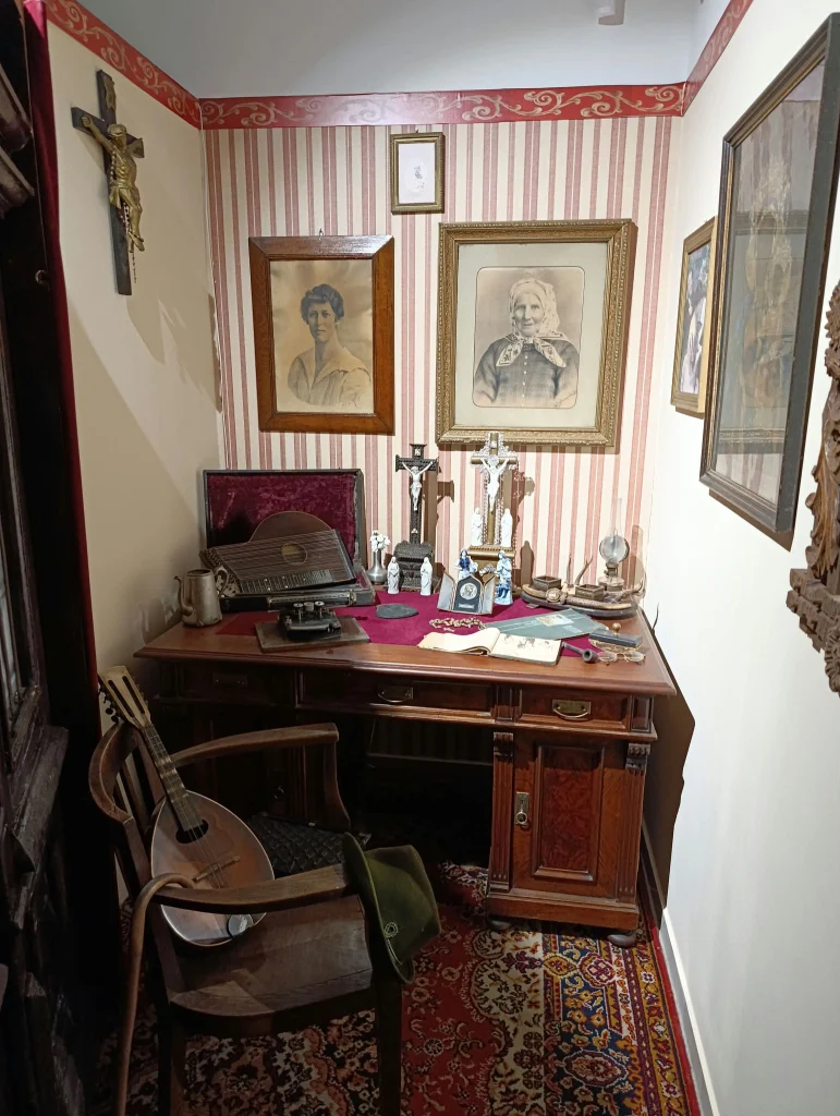 Museum ewa interior body