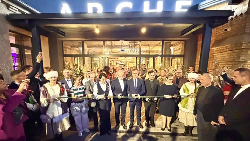 Opening arche bialy