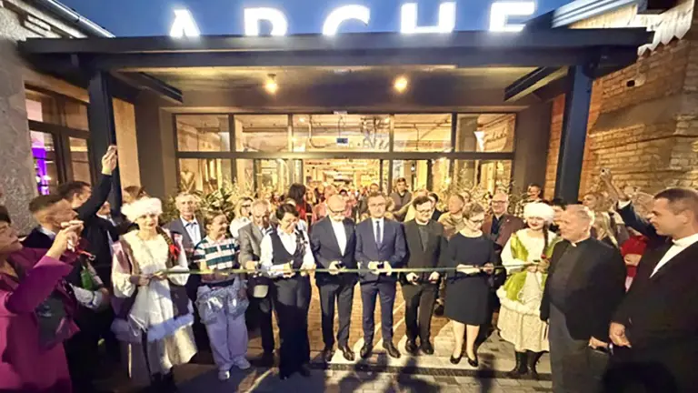 Opening arche bialy