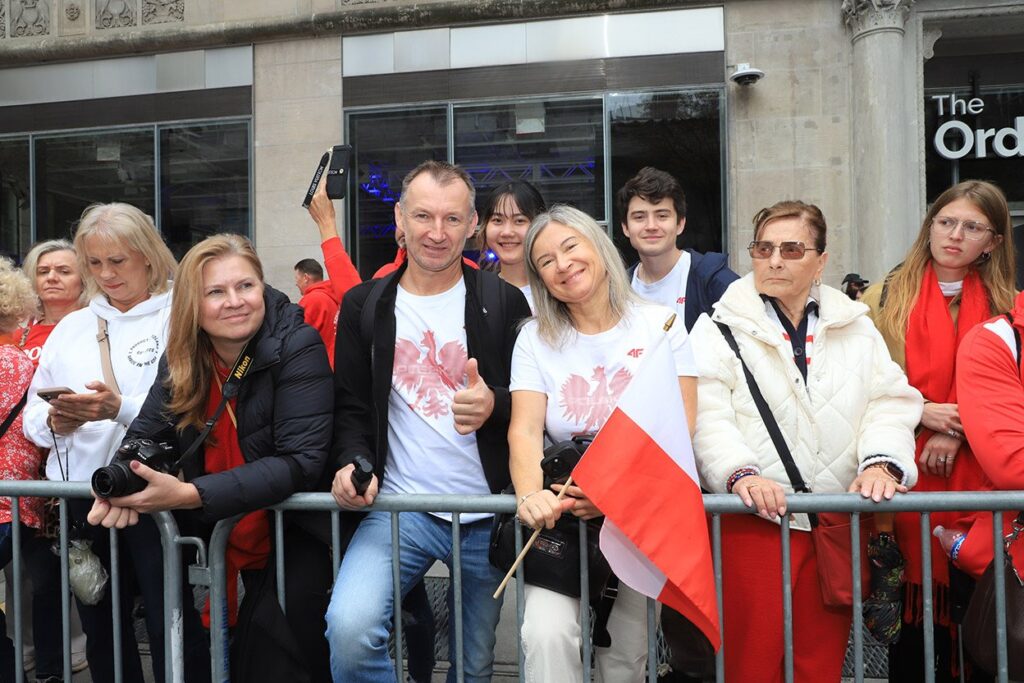 89. Parada Pułaskiego w Nowym Jorku – początek parady przy trybunie honorowej