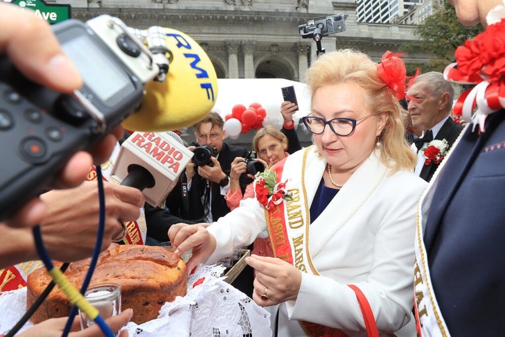 89. Parada Pułaskiego w Nowym Jorku – polonez, Główny Marszałek i służby mundurowe