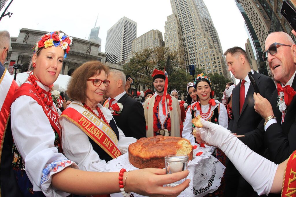 89. Parada Pułaskiego w Nowym Jorku – polonez, Główny Marszałek i służby mundurowe