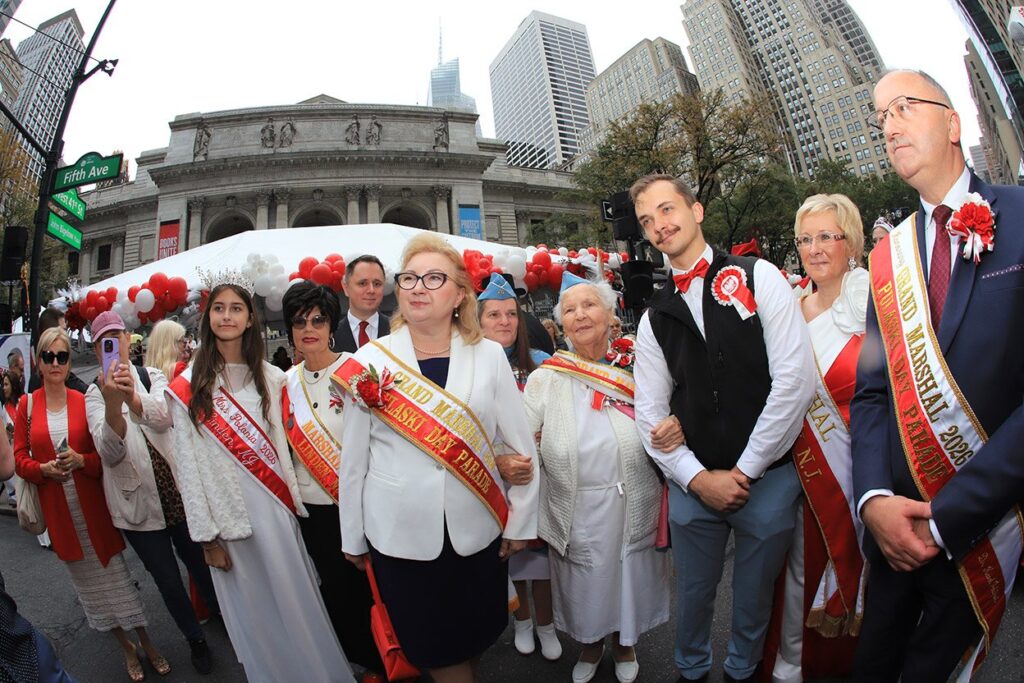 89. Parada Pułaskiego w Nowym Jorku – polonez, Główny Marszałek i służby mundurowe
