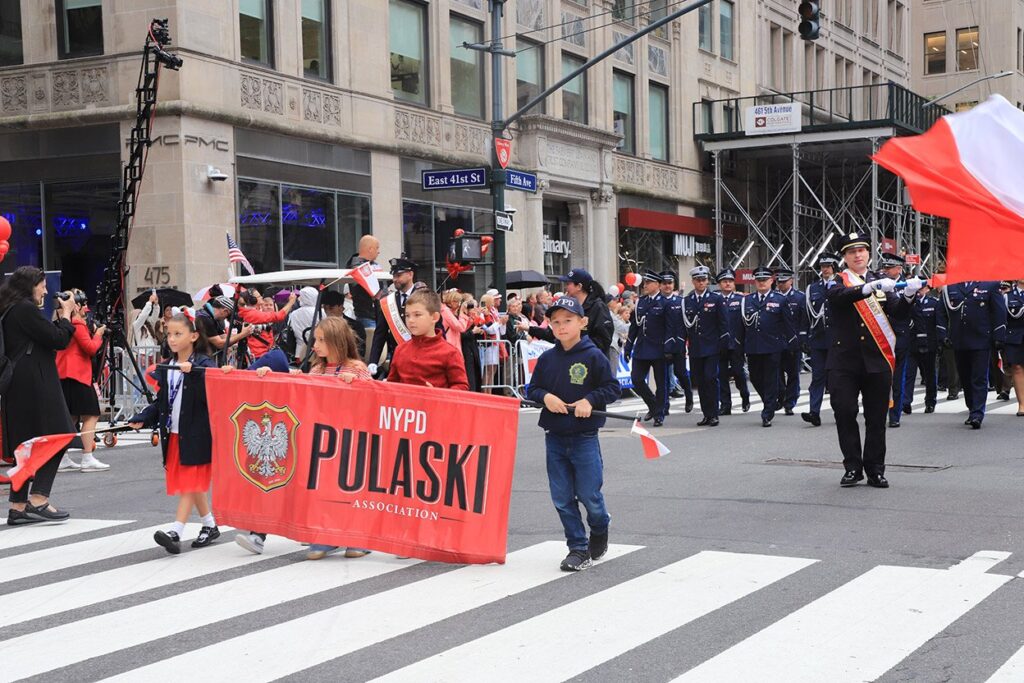 89. Parada Pułaskiego w Nowym Jorku – polonez, Główny Marszałek i służby mundurowe