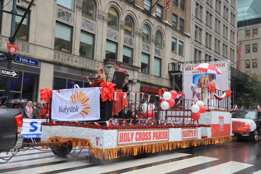 89. Parada Pułaskiego w Nowym Jorku – parafie, szkoły i Greenpoint