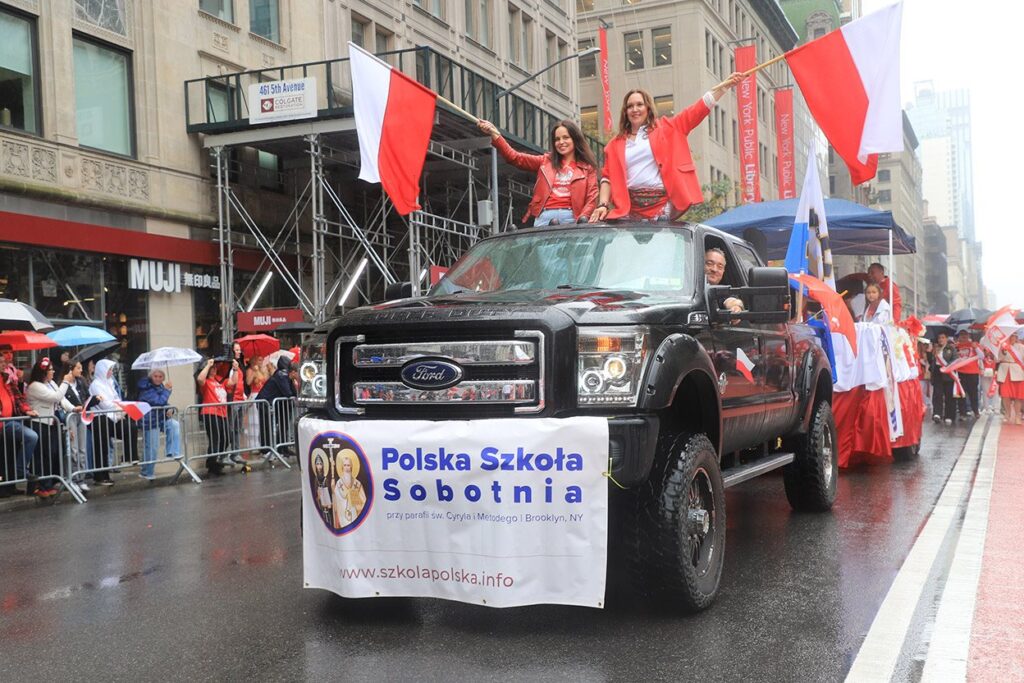 89. Parada Pułaskiego w Nowym Jorku – parafie, szkoły i Greenpoint