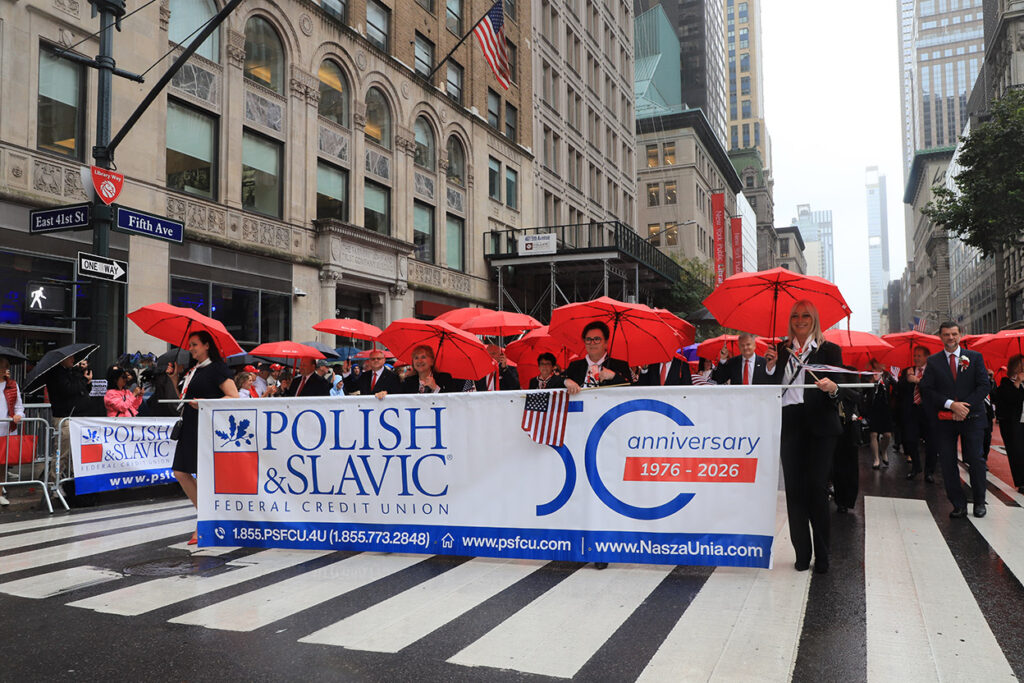 89. Parada Pułaskiego w Nowym Jorku – konsulat, unia kredytowa i samolot LOT-u