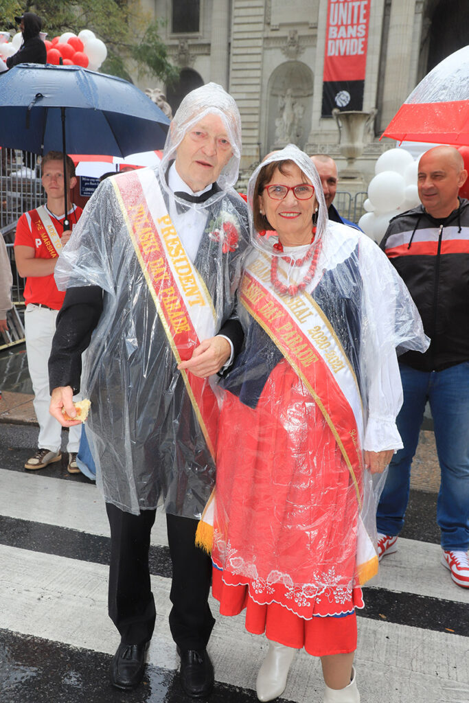 89. Parada Pułaskiego w Nowym Jorku – konsulat, unia kredytowa i samolot LOT-u