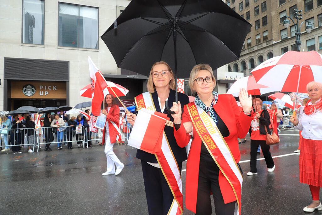 89. Parada Pułaskiego w Nowym Jorku – konsulat, unia kredytowa i samolot LOT-u