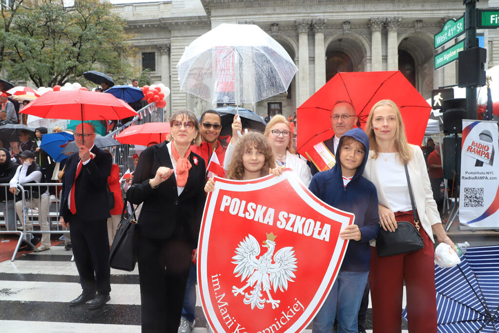 89. Parada Pułaskiego w Nowym Jorku – konsulat, unia kredytowa i samolot LOT-u