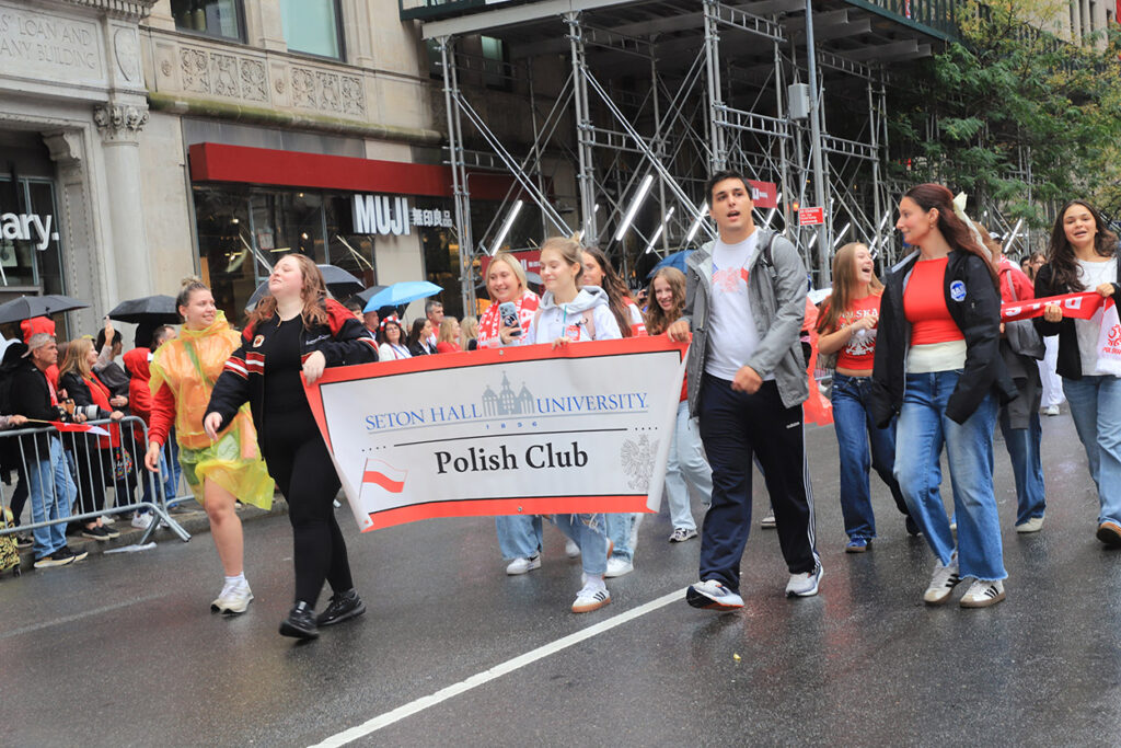 89. Parada Pułaskiego w Nowym Jorku – studenci, młodzież i Ridgewood