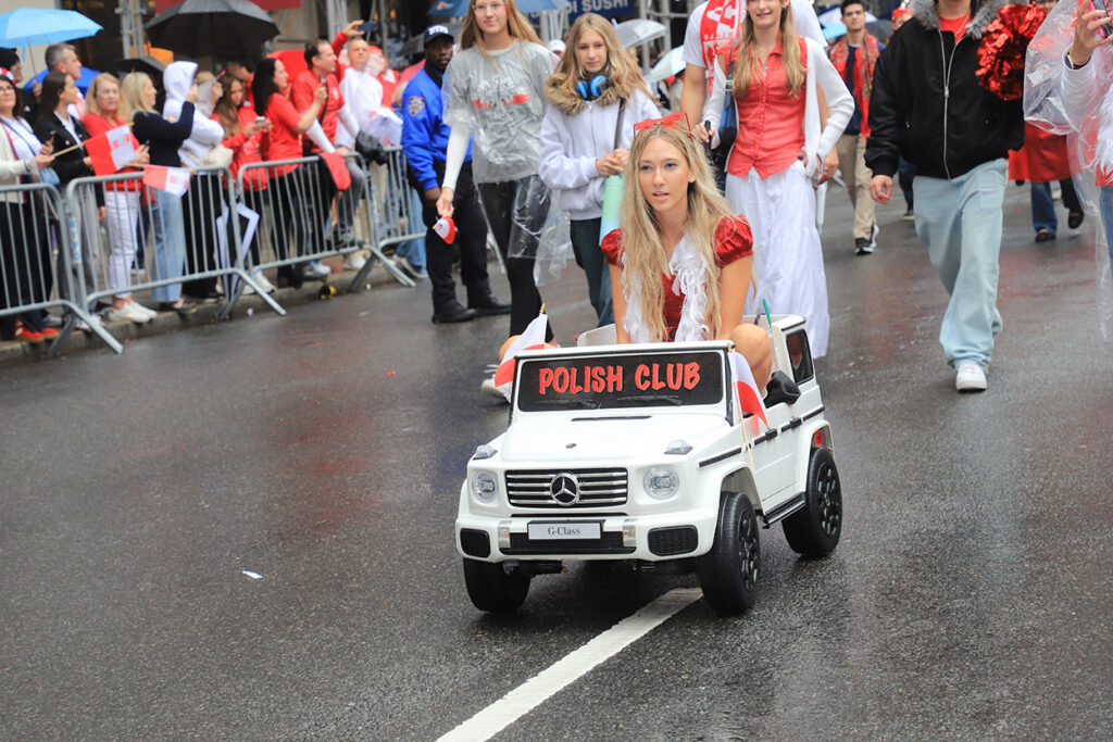 89. Parada Pułaskiego w Nowym Jorku – studenci, młodzież i Ridgewood