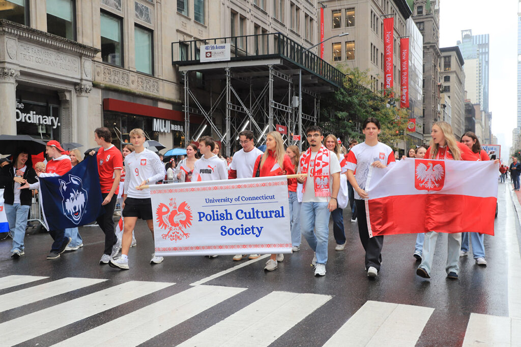 89. Parada Pułaskiego w Nowym Jorku – studenci, młodzież i Ridgewood