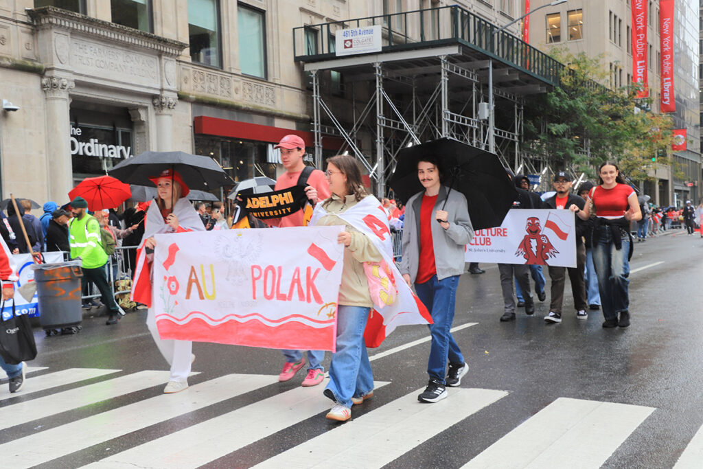 89. Parada Pułaskiego w Nowym Jorku – studenci, młodzież i Ridgewood