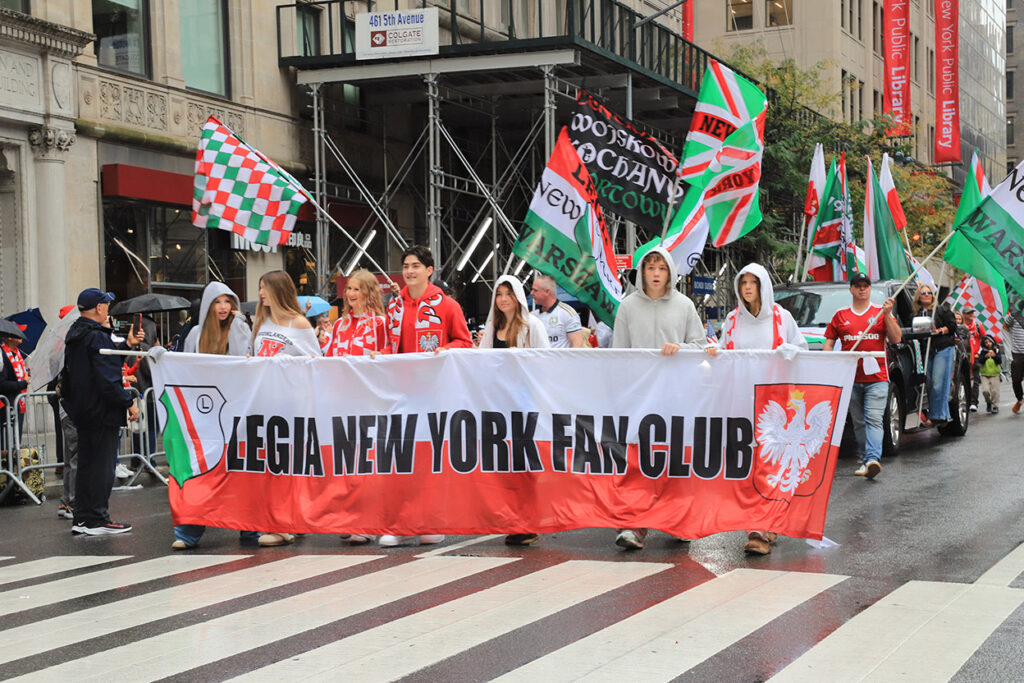89. Parada Pułaskiego w Nowym Jorku – zespoły ludowe, Legia i Stamford