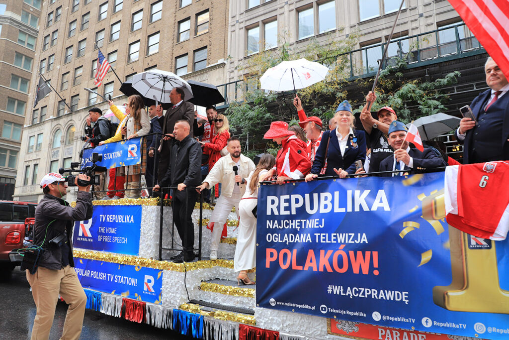 89. Parada Pułaskiego w Nowym Jorku – zespoły ludowe, Legia i Stamford