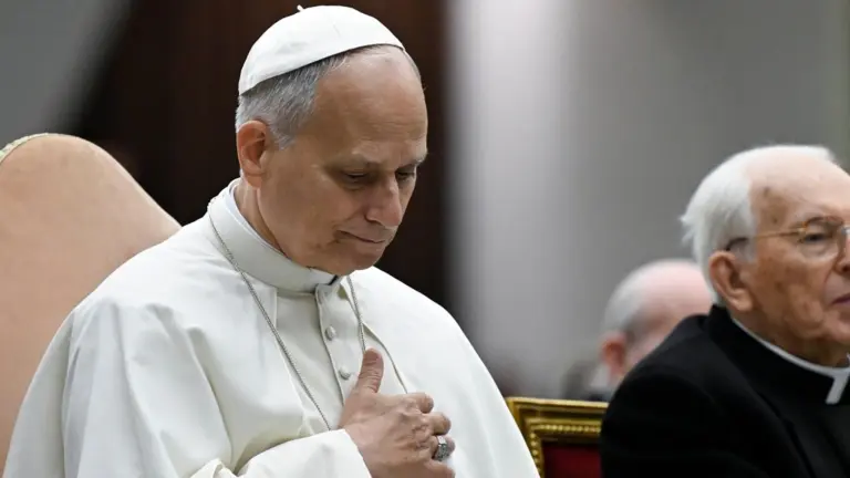 Pope leo praying gaza head