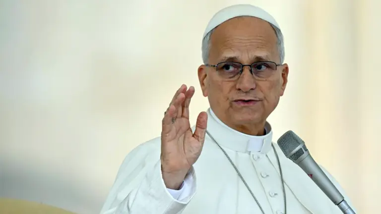 Pope spain tragedy prayer head