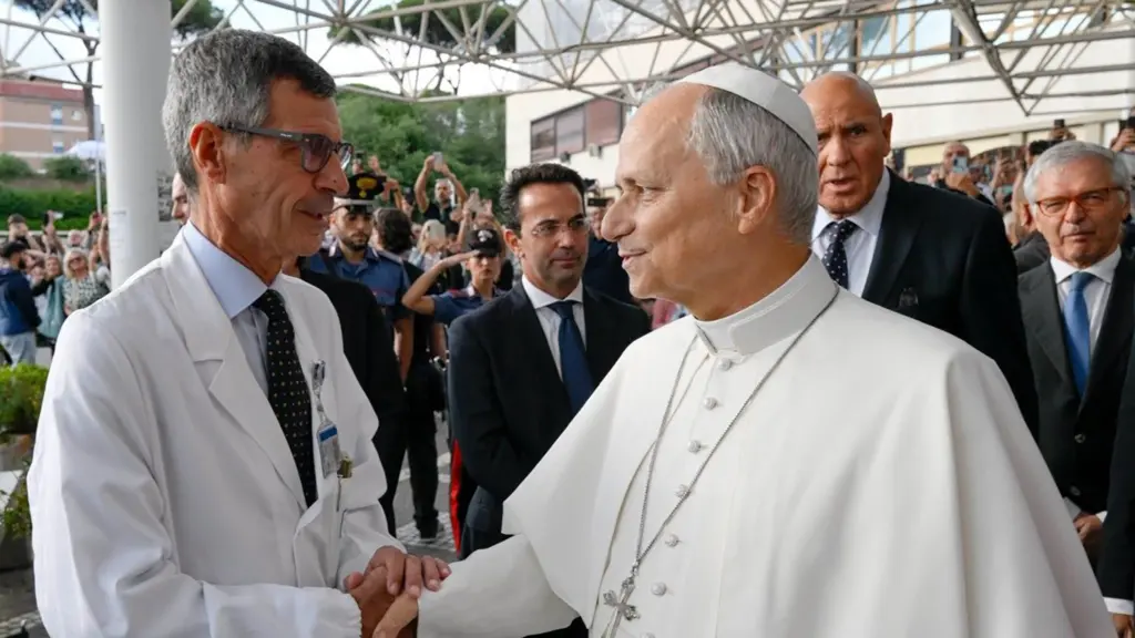 Pope surgeon head